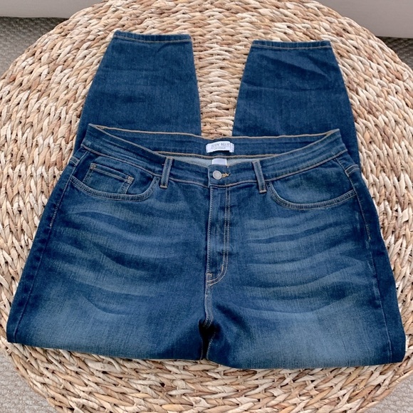 Judy Blue Handsand Relaxed Mid Rise Jean - Picture 5 of 15